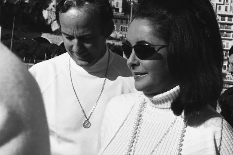 Black and white photo of Elizabeth Taylor