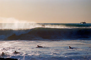 Surfers surfing hammerland