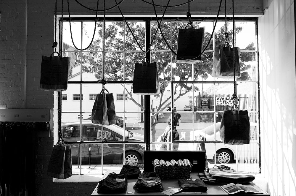 Apolis